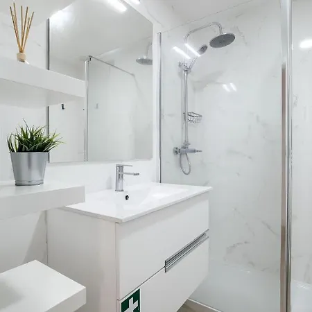 Oura V2 Flores * Albufeira