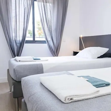 Oura V2 Flores * Albufeira