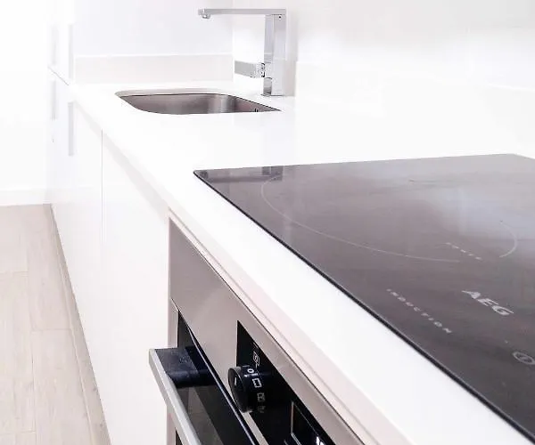 Oura V2 Flores Villa
