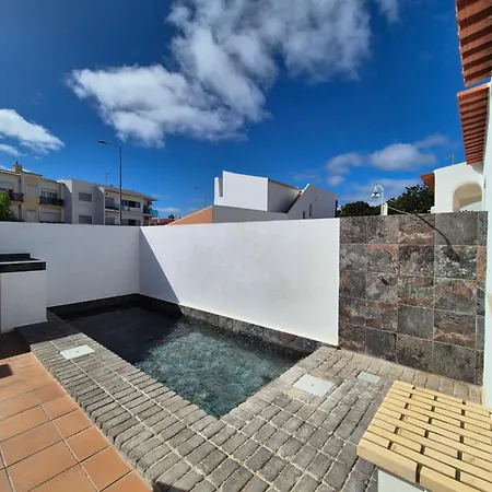 Vila Oura V2 Flores *